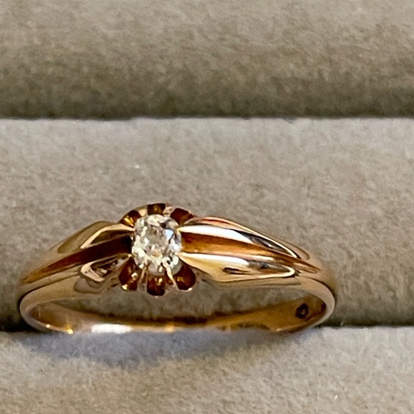 Classic Antique Old Cut Diamond Solitaire approximately .17–.20 Crt. ring size 9 - Picture 3 of 9